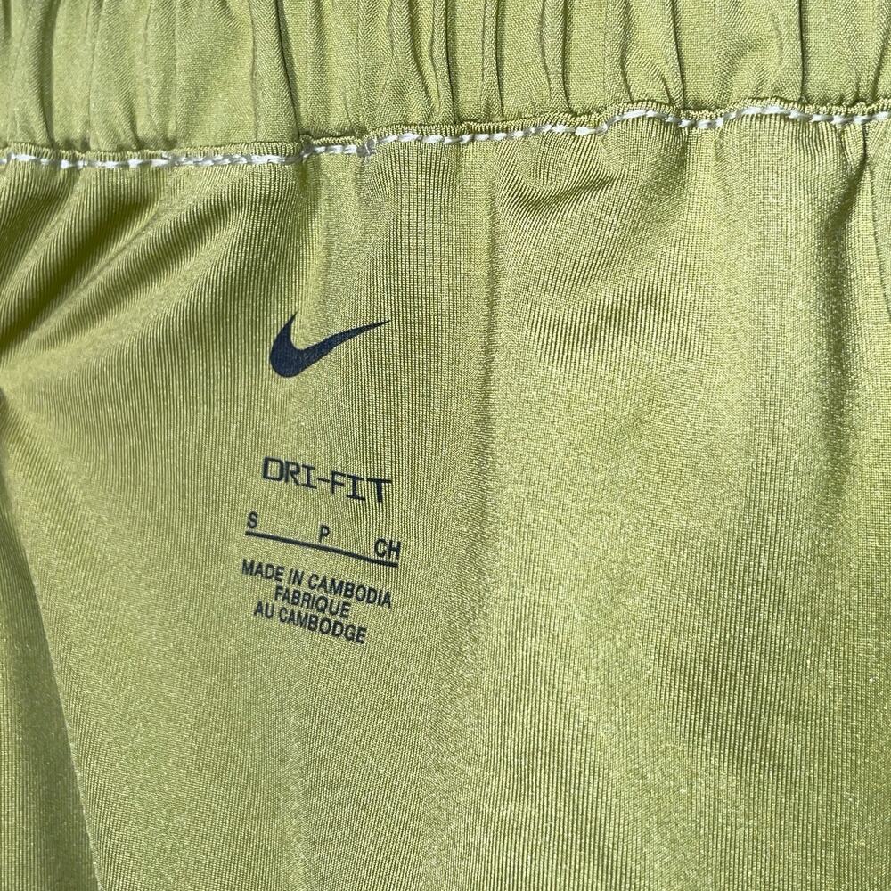 Nike One Dri-FIT Ultra High-Waisted Shorts green moss, small - Picture 7 of 7